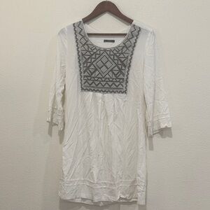 Imanimo White Tunic with Gray Geometric Embroidery